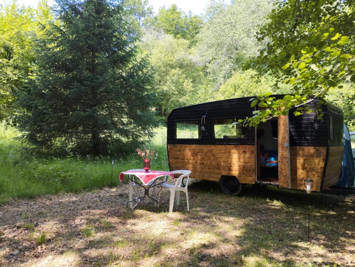La Caravane Nature Saint-Julien-le-Petit المظهر الخارجي الصورة